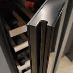 Превью картинка Шкаф винный встраиваемый Винный холодильник (шкаф) компрессорный Dunavox DAUF-17.58DBH #3