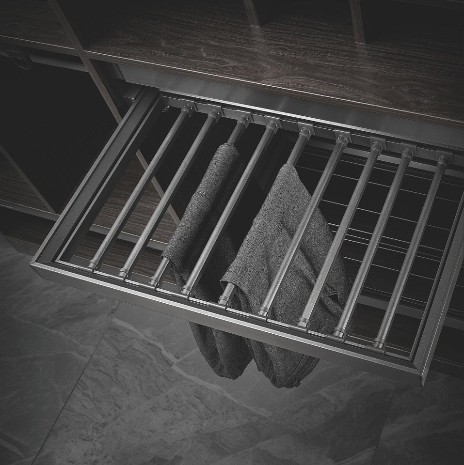 Фото Duslar Выдвижная брючница RANGE ULTRA, ширина 462-468 мм, антрацит