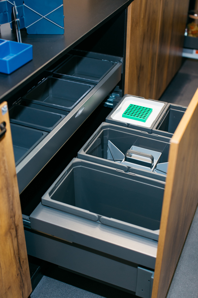 Фото Vauth-Sagel Система сортировки ENVI SPACE PLANERO 64 л, выдвижной фасад 900 мм, антрацит